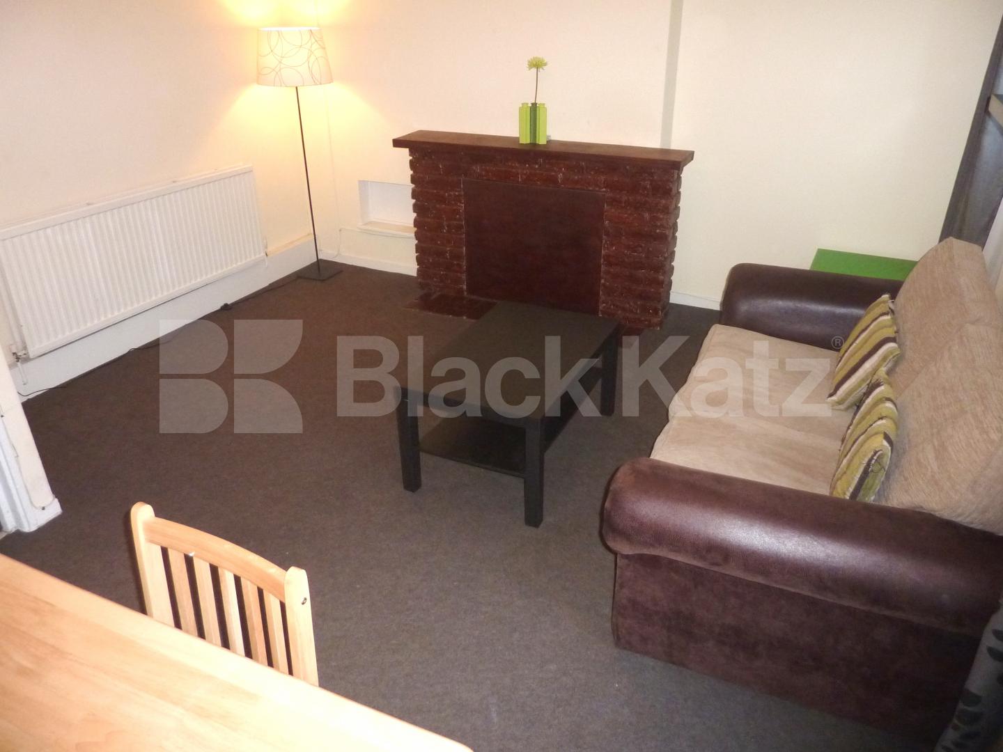 			LARGE 3/4 BED MINUTES TO BAYSWATER! , 3 Bedroom, 1 bath, 1 reception Flat			 Harrow Road , ROYAL OAK / LITTLE VENICE